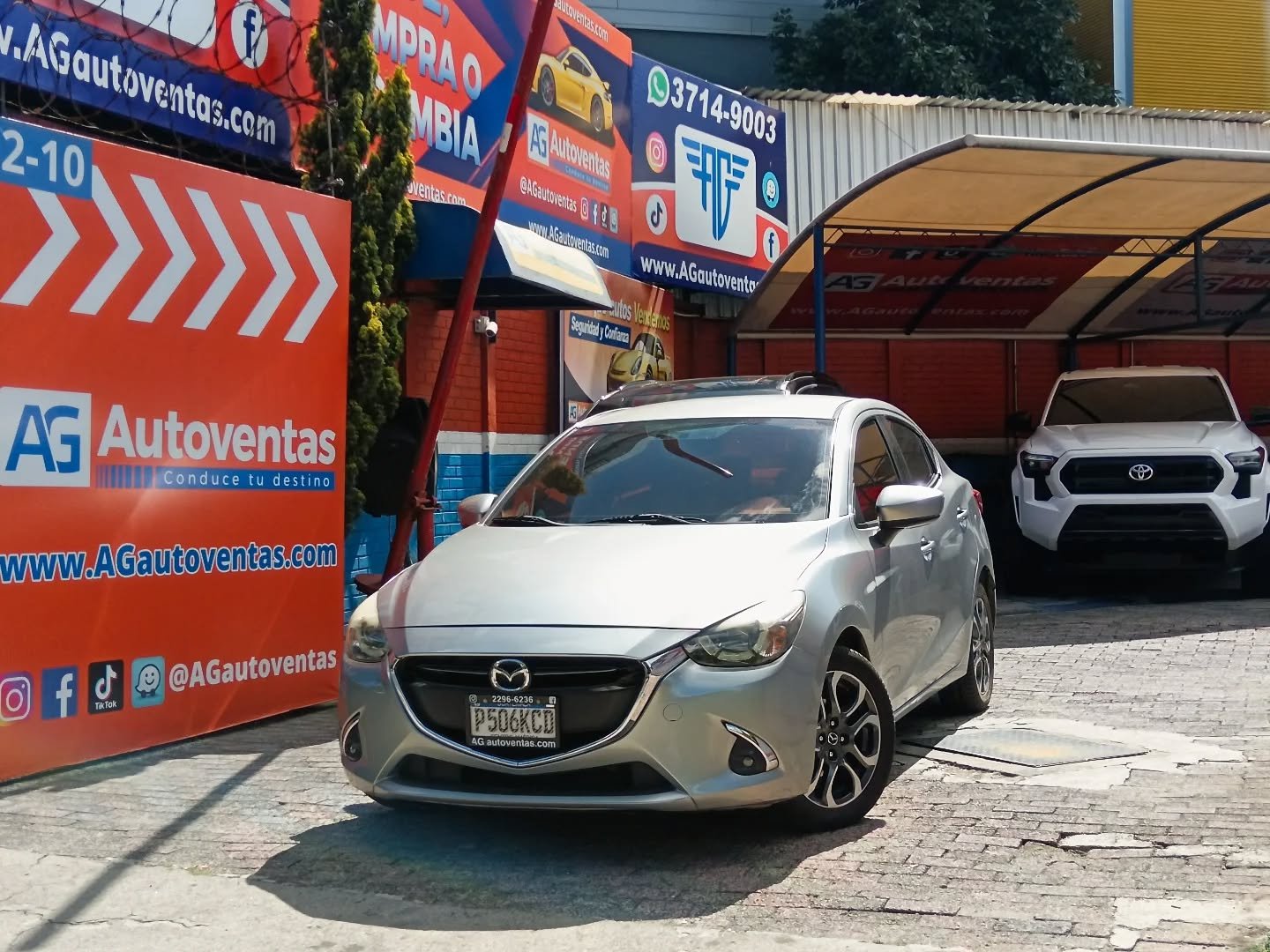 MAZDA 2 SEDAN MECANICO DE AGENCIA M.2018