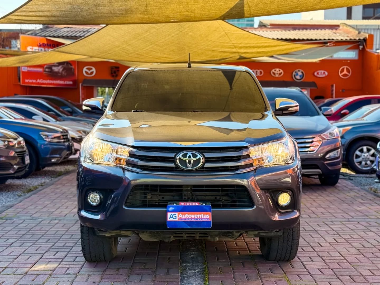 TOYOTA HILUX 4X4 MECÁNICO DE AGENCIA M.2017