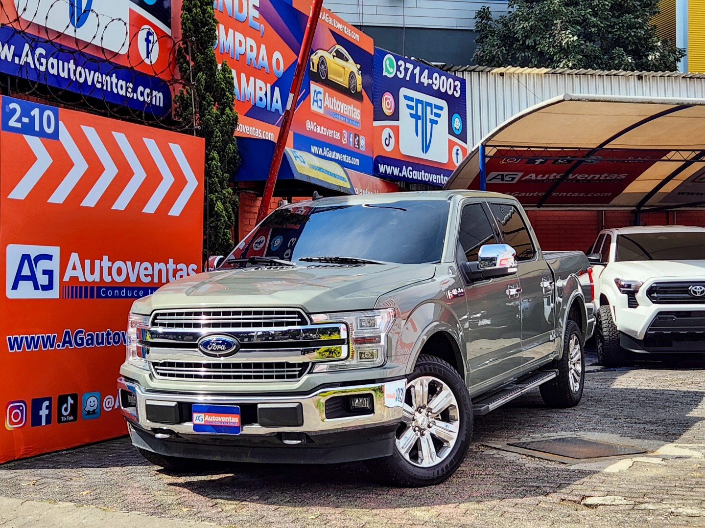 FORD F-150 S/CREW LARIAT 4WD M.2019