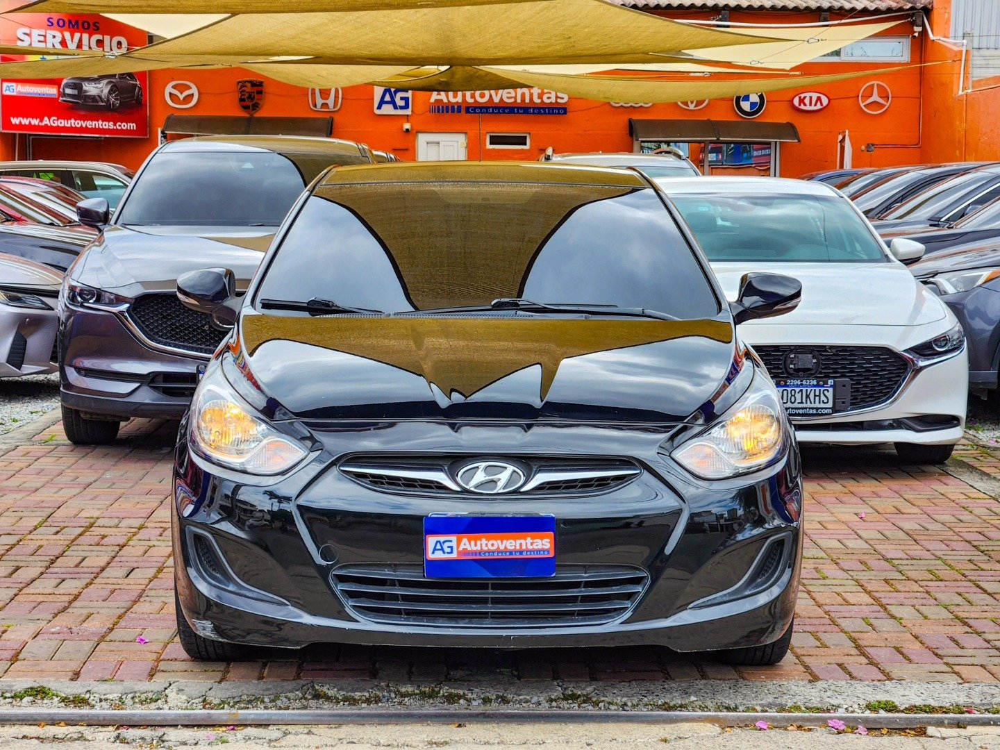 HYUNDAI ACCENT GLS MECÁNICO DE AGENCIA M.2014