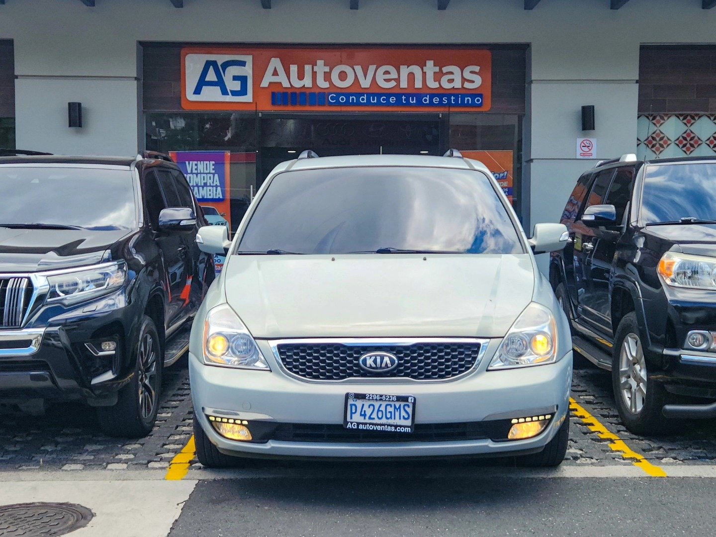 KIA SEDONA LX  M.2014