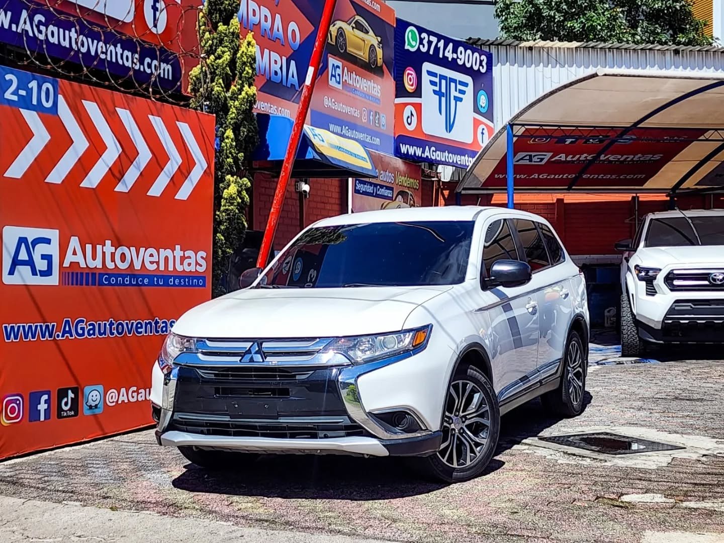 MITSUBISHI OUTLANDER SE AWD M.2016